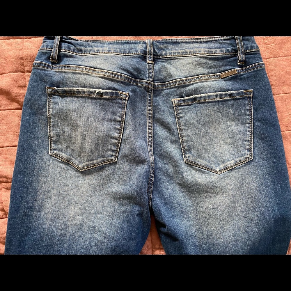 KanCan Distressed Skinny Jeans *LIKE NEW* - Picture 3 of 5